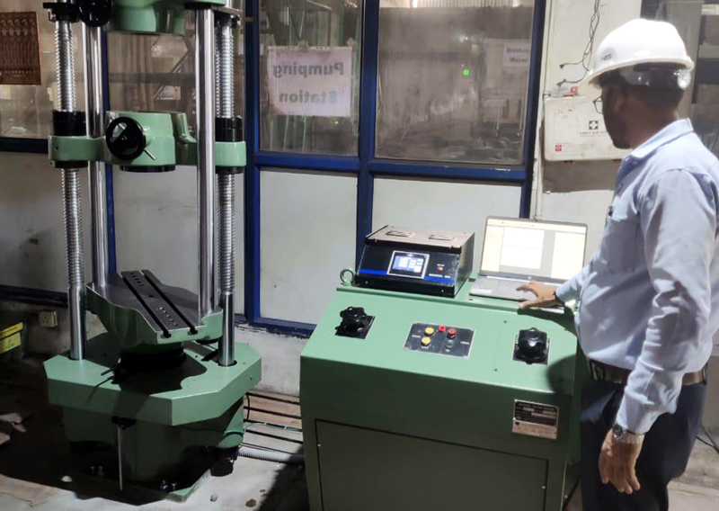 Universal Testing Machine